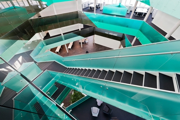 丹麦UDK市民服务中心内部楼梯和走-丹麦UDK市民服务中心第4张图片