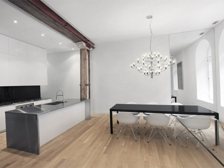 美式风格室内门资料下载-魁北克黑白风格的翻新住宅