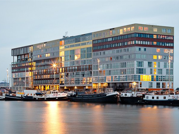阿姆斯特丹风格住宅资料下载-阿姆斯特丹城市住宅