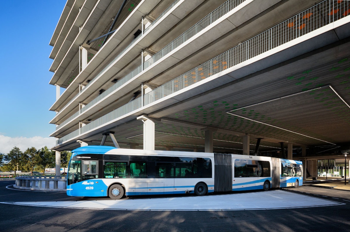 乌特勒支de uithof停车楼-交通建筑案例-筑龙建筑设计论坛