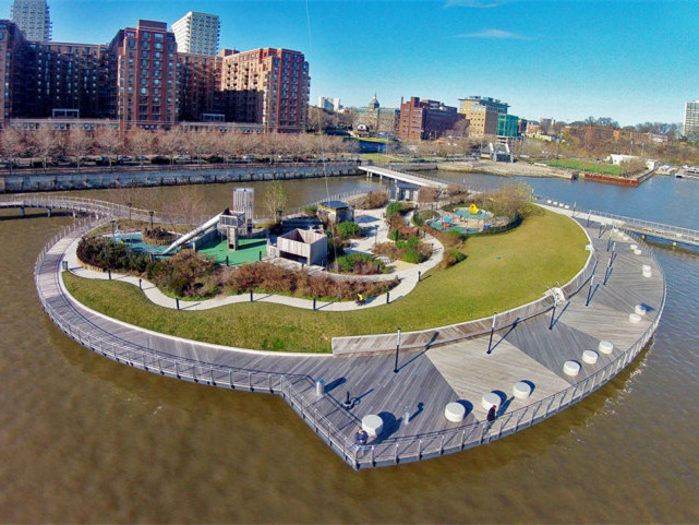 纽约哈德逊河公园资料下载-哈德逊河海滨C码头公园