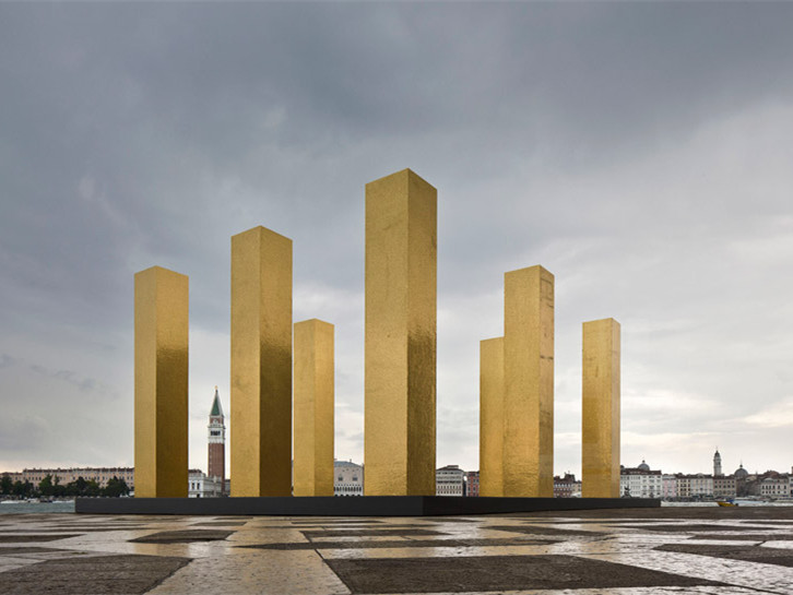 高耸结构设计规范2014资料下载-2014年威尼斯双年展上的九柱顶天