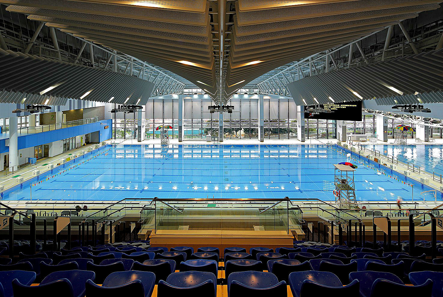香港东涌游泳馆-体育建筑案例-筑龙建筑设计论坛