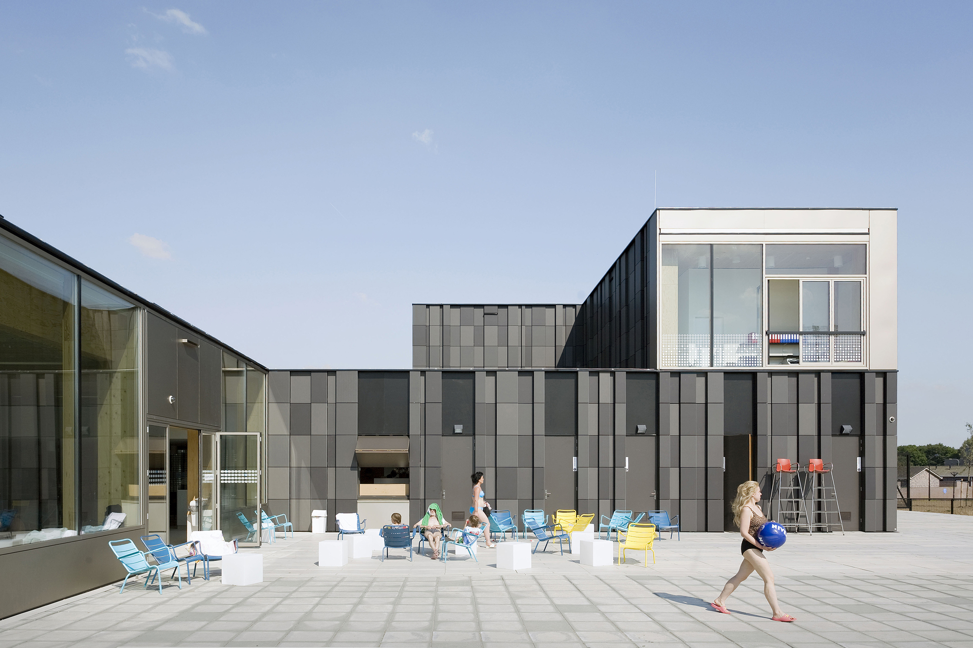 荷兰de geusselt多功能游泳馆外观图