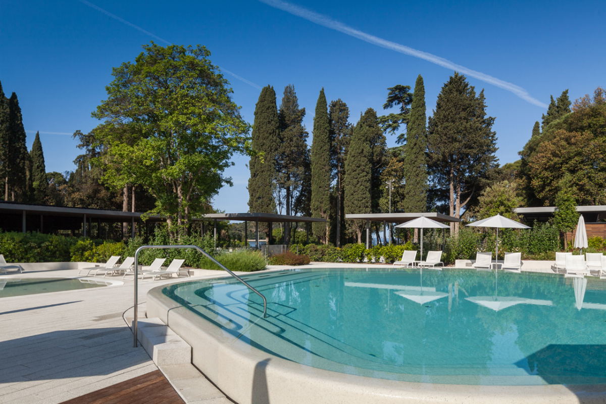 克罗地亚的海边户外泳池-公共环境案例-筑龙园林景观论坛