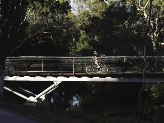 Adelaide植物园资料下载-澳大利亚托伦斯河大桥