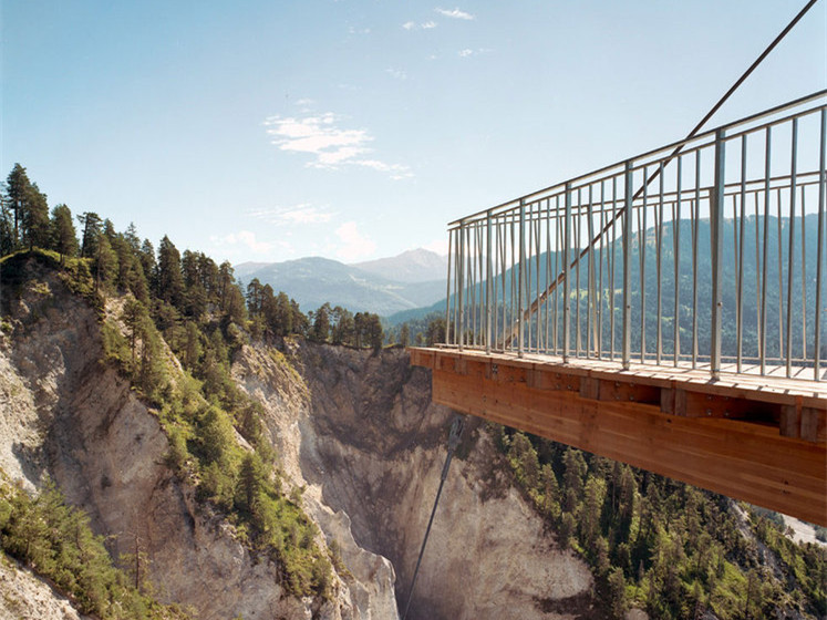 科罗拉多峡谷悬空观景台资料下载-瑞士峡谷观景台