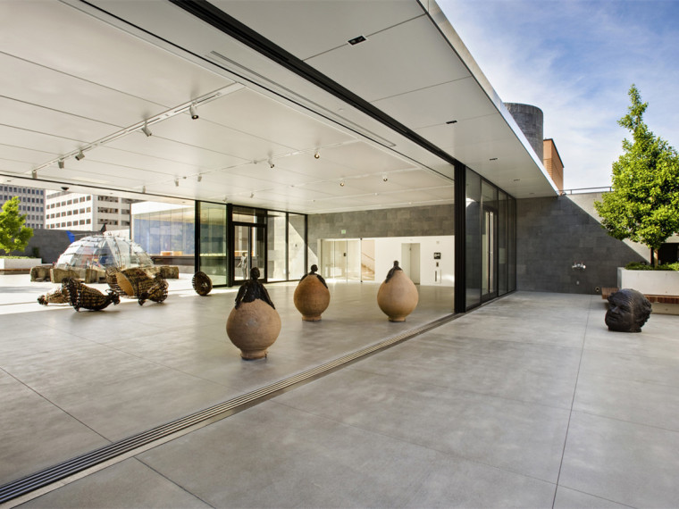 美国塔科马艺术博物馆扩建资料下载-美国现代艺术博物馆花园屋顶设计