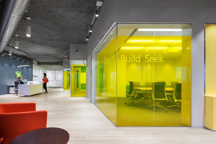 美国微软办公室室内过道实景图-美国微软办公室第4张图片
