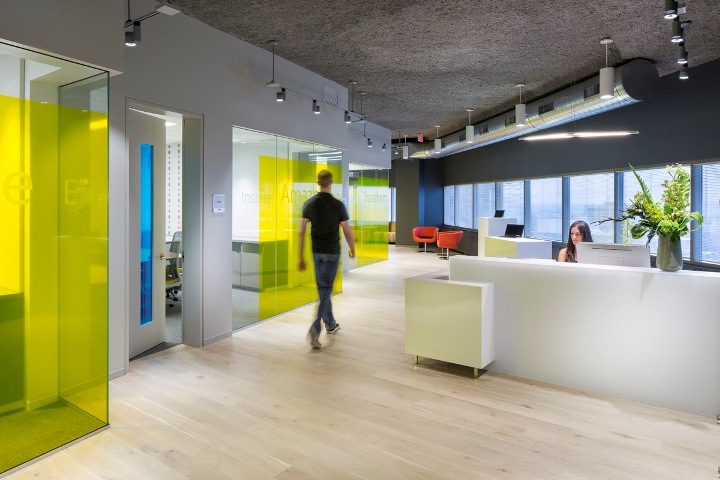 美国微软办公室室内前台实景图-美国微软办公室第2张图片