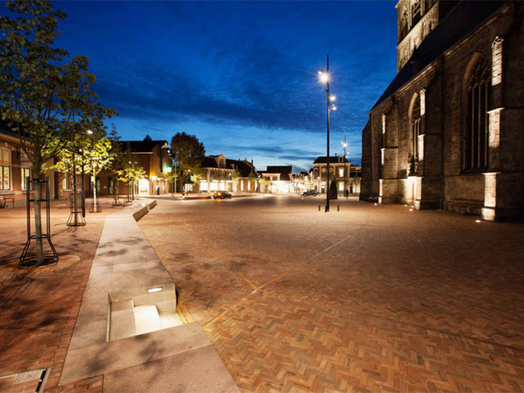 人行道砖样式资料下载-荷兰Plechelmus广场