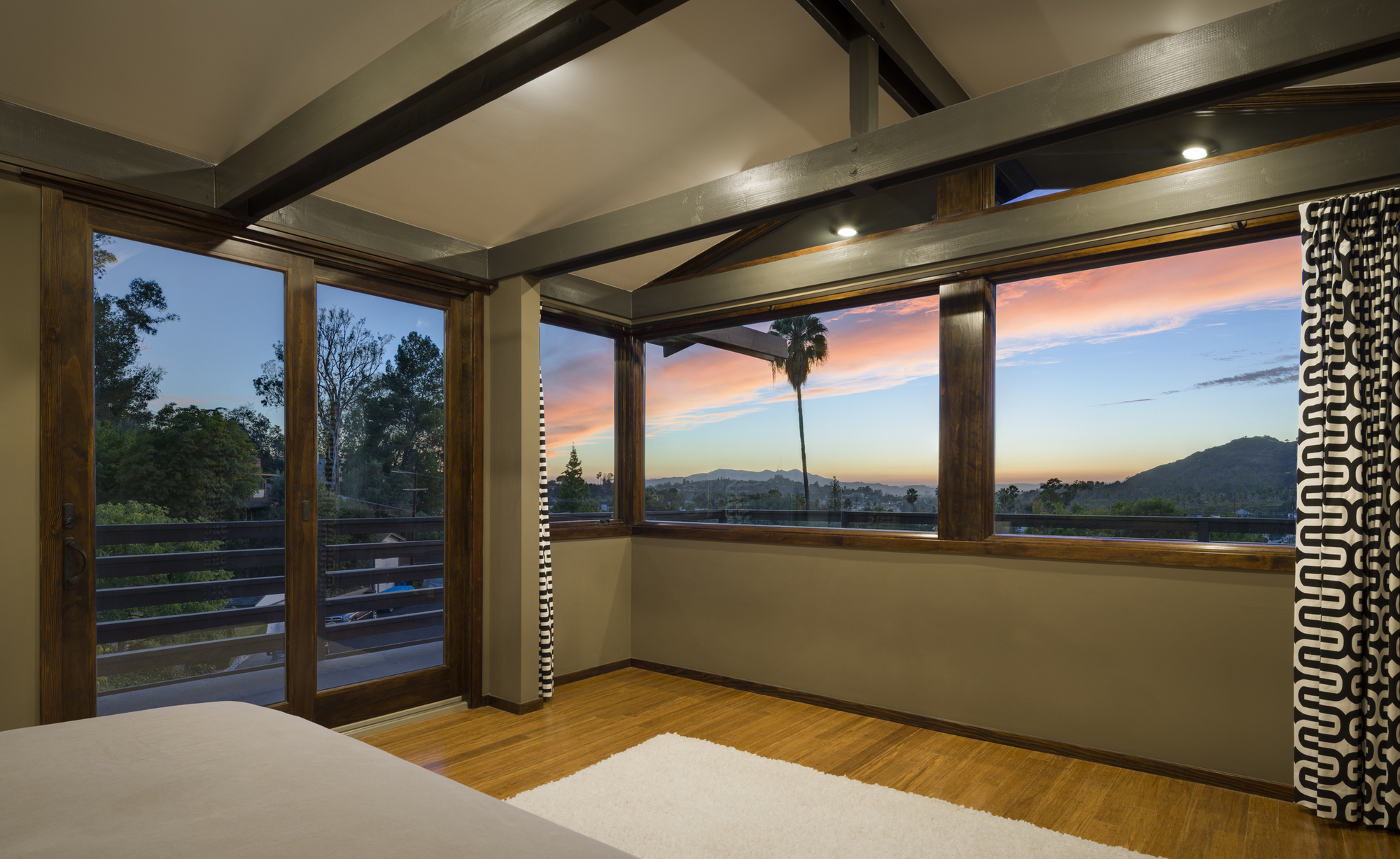 美国洛杉矶洛佩兹住宅-居住建筑案例-筑龙建筑设计论坛