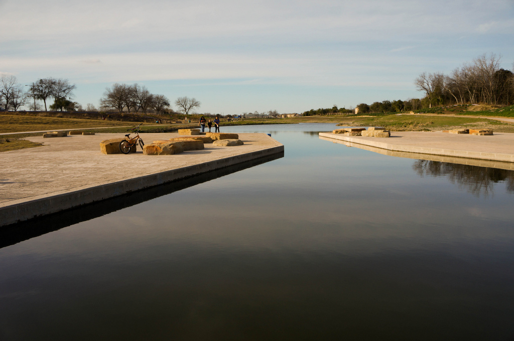 美国圣安东尼奥河景观外部河水旁-美国圣安东尼奥河景观第9张图片