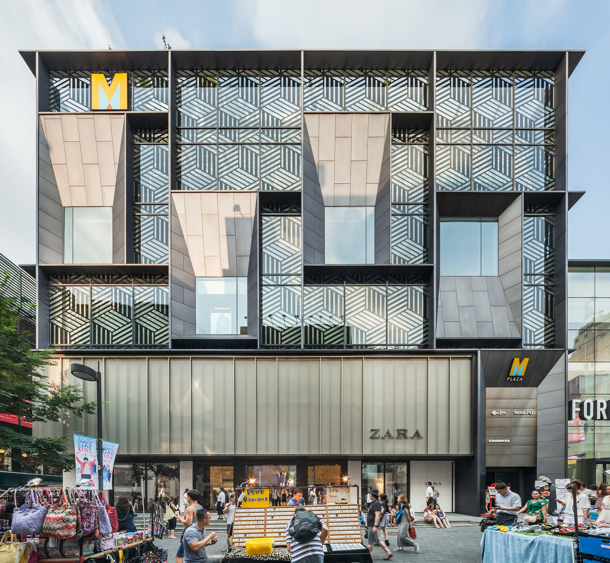 韩国明洞m plaza购物中心