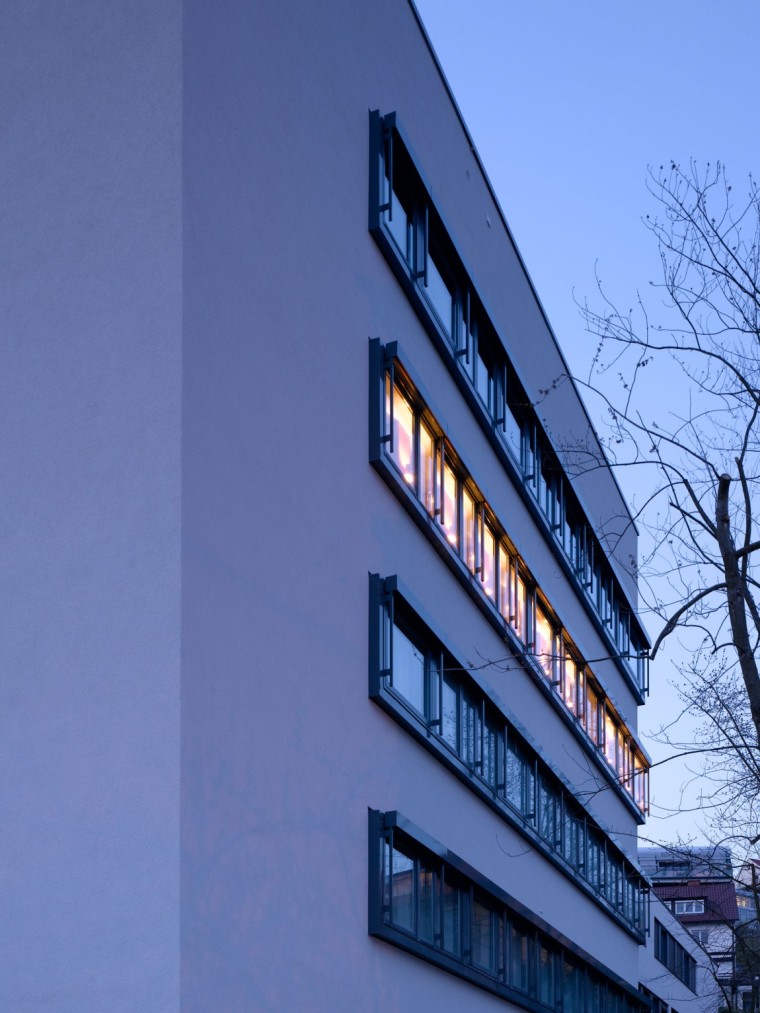 德国斯图加特公寓外部夜景实景图-德国斯图加特公寓第32张图片