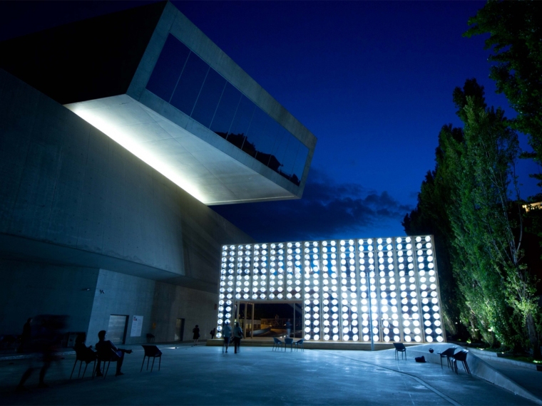 户外LED显示资料下载-意大利艺术馆户外照明景观
