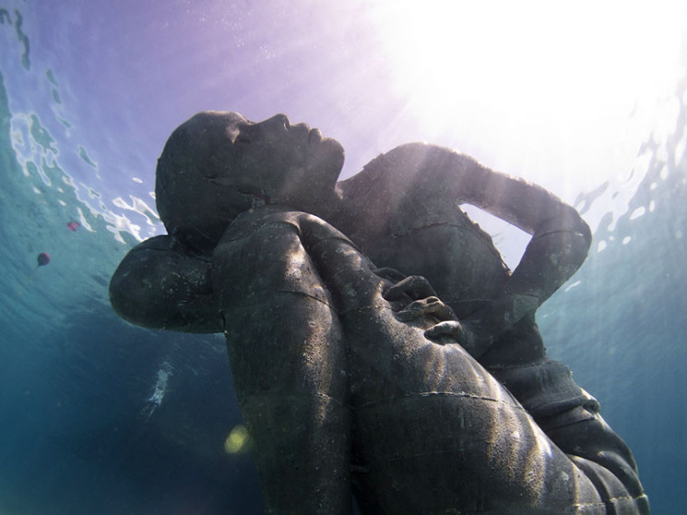 生物雕塑cad资料下载-英国水下雕塑