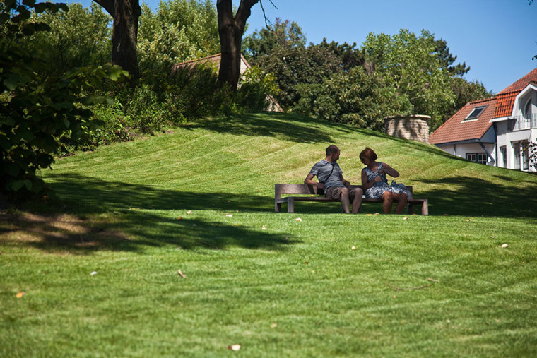 比利时德帕内公园外部草坪实景图-比利时德帕内公园第9张图片