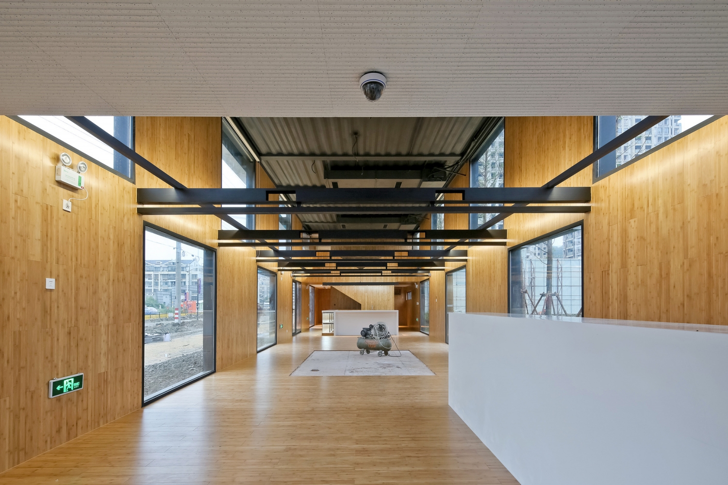 上海集装箱销售办公楼内部实景图-上海集装箱销售办公楼第8张图片