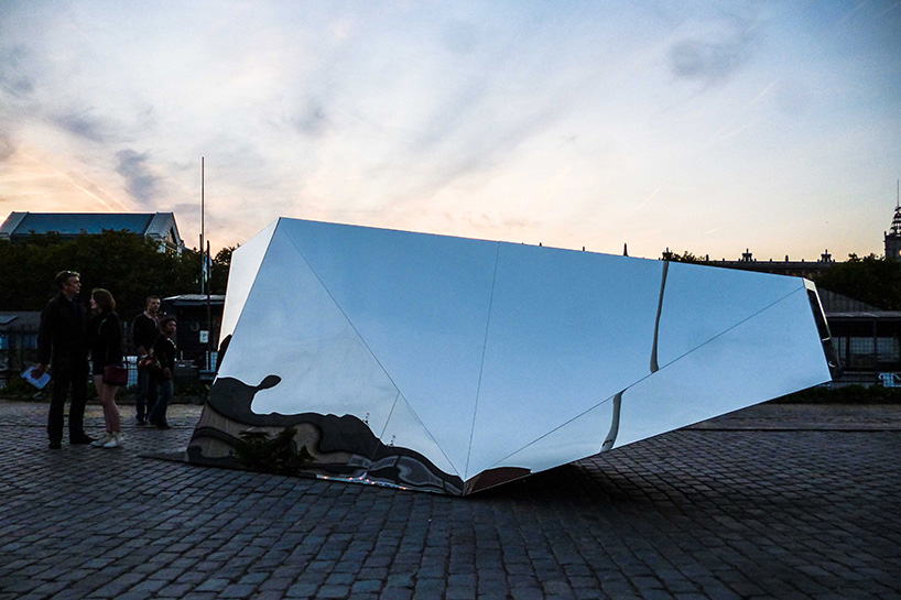 比利时多镜面反射景观