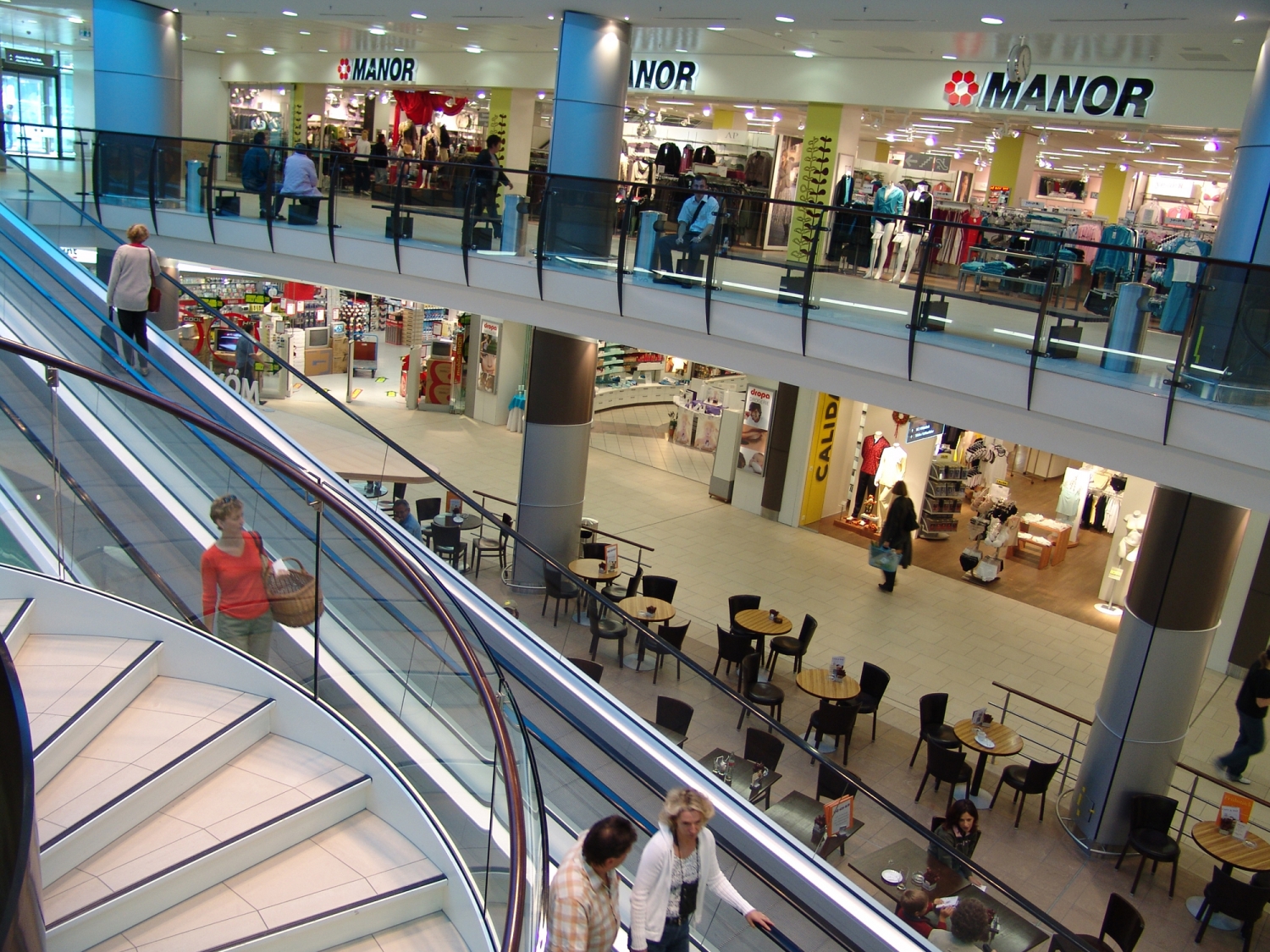 瑞士希达姆购物中心内部实景图-瑞士希达姆购物中心第3张图片