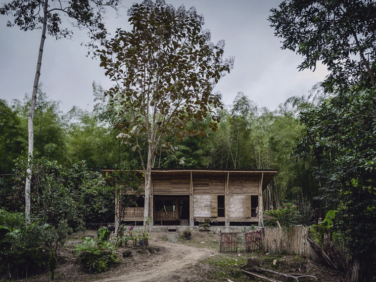 厄瓜多尔住宅资料下载-厄瓜多尔住宅