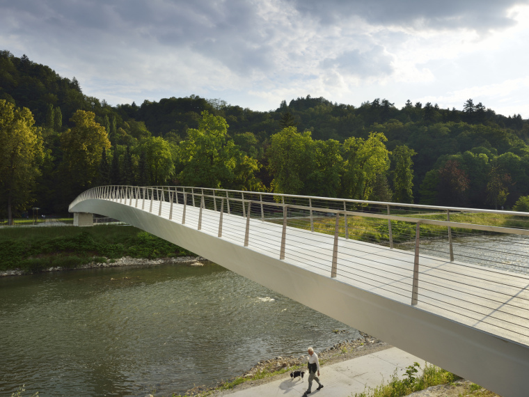 斯洛文尼亚科佩尔中央公园资料下载-斯洛文尼亚漂流桥景观