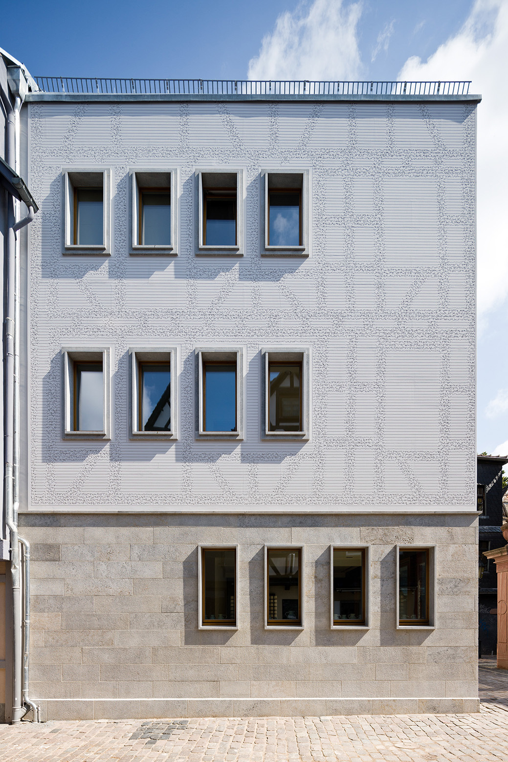 德国法兰克福kleine住宅外部侧面-德国法兰克福kleine住宅第8张图片