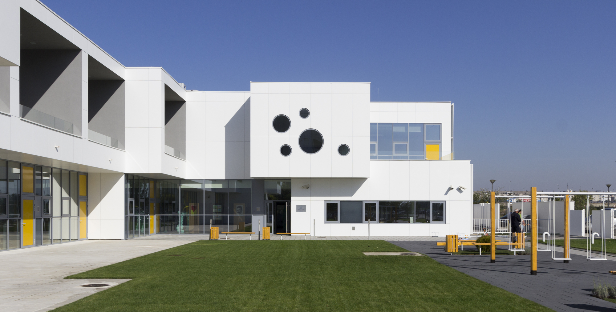 塞尔维亚特斯拉生命科学幼儿园-教育建筑案例-筑龙建筑设计论坛