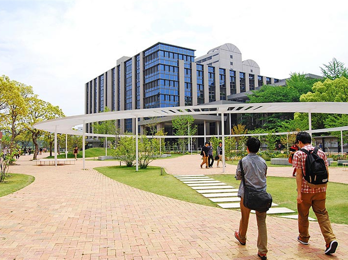 大学宿舍楼景观设计资料下载-日本九州产业大学景观设计