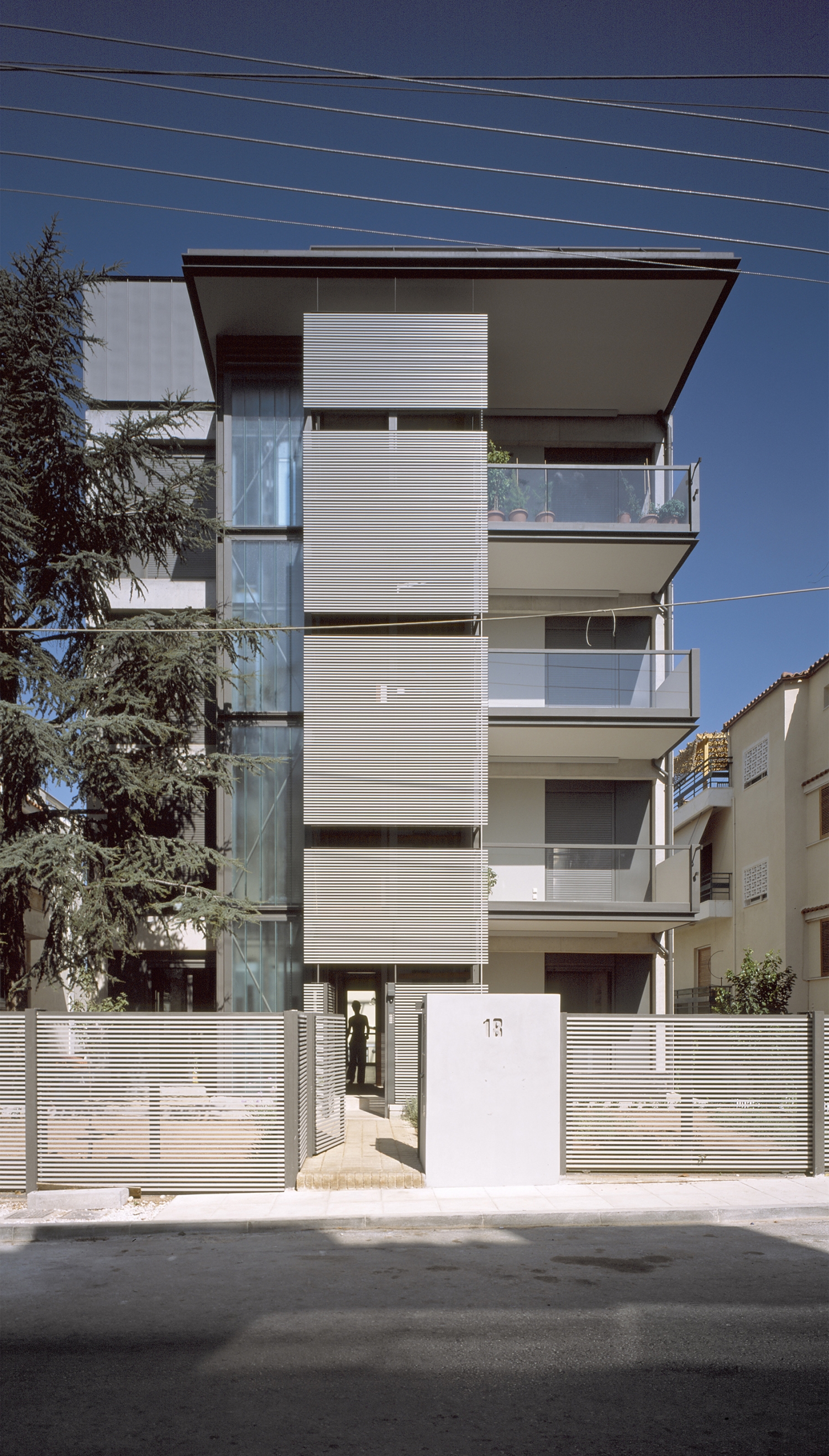 希腊papagou附加楼层公寓楼-居住建筑案例-筑龙建筑设计论坛