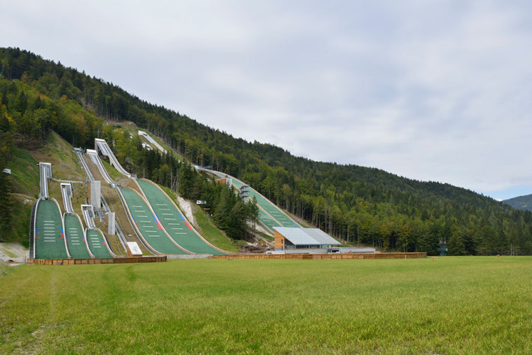 Slovenia滑雪中心外部实景图-Slovenia滑雪中心第4张图片