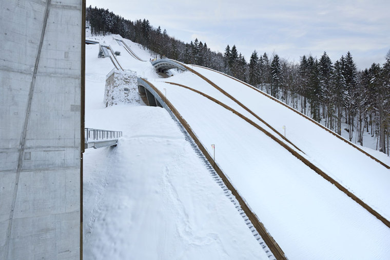 Slovenia滑雪中心冬季实景图-Slovenia滑雪中心第18张图片