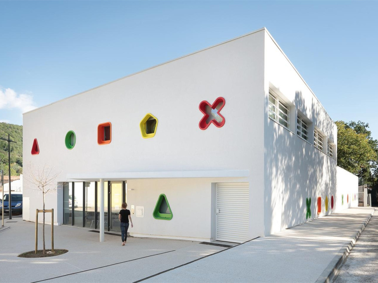 单元式幼儿园建筑设计资料下载-法国洛代沃幼儿园