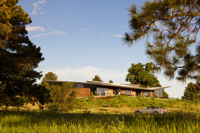 美国Kent Denver学校餐厅-美国Kent Denver学校餐厅外部实景-美国Kent Denver学校餐厅第3张图片