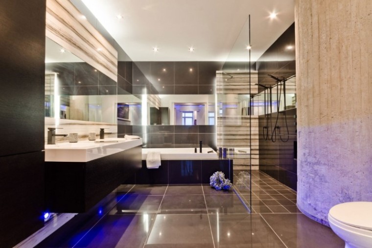 加拿大蒙特利尔阁楼室内浴室实景-加拿大蒙特利尔阁楼第8张图片