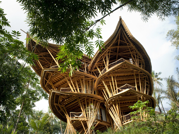 印度尼西亚风格别墅建筑资料下载-印尼Sharma Springs丛林度假别墅