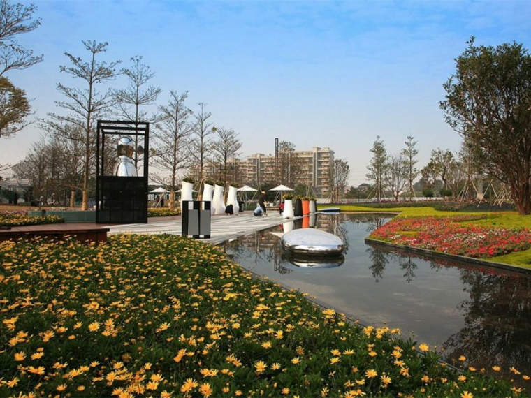 广州时代外滩豪宅景观资料下载-广州时代外滩示范区景观