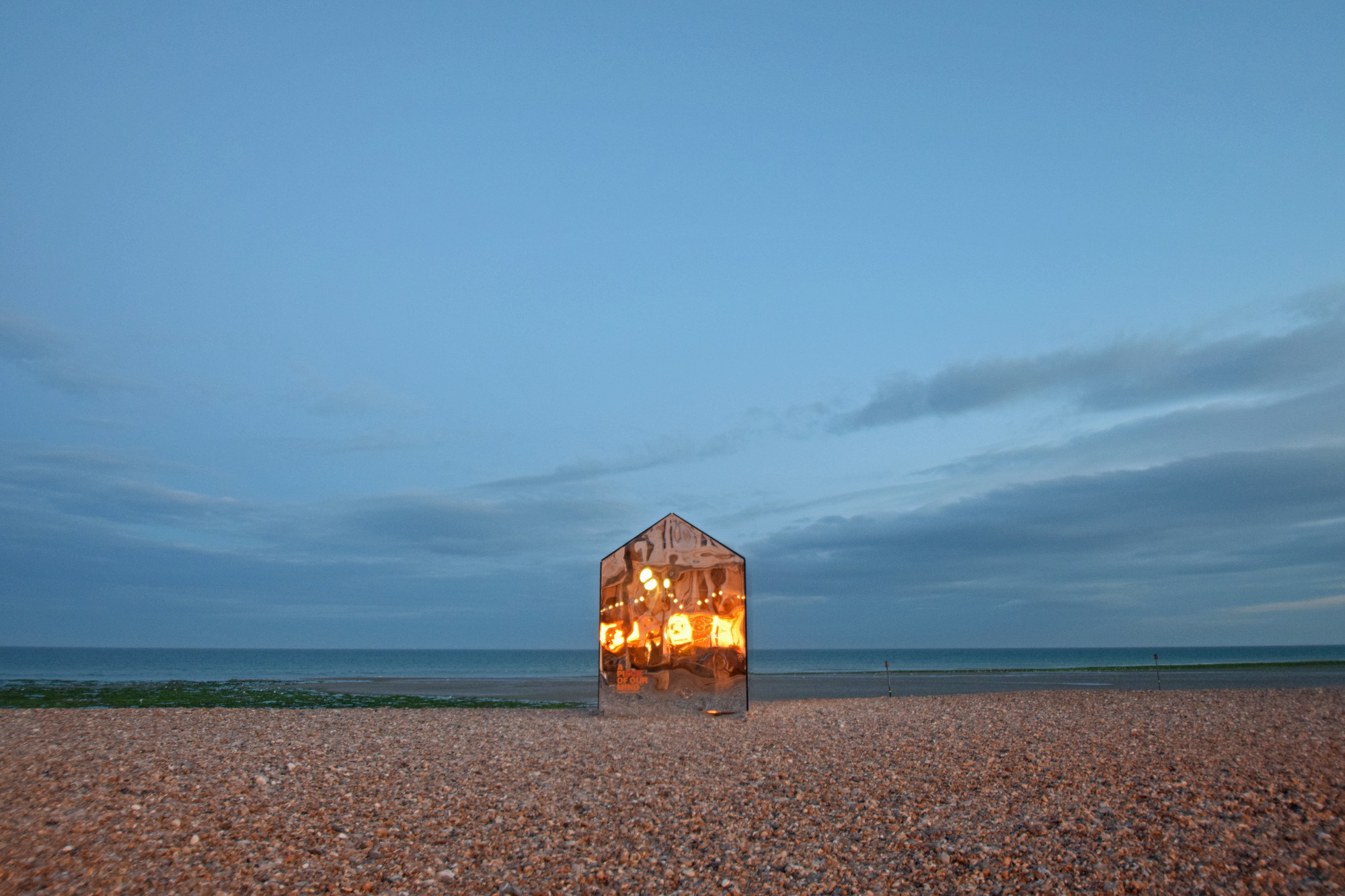 英国镜面海滩小屋