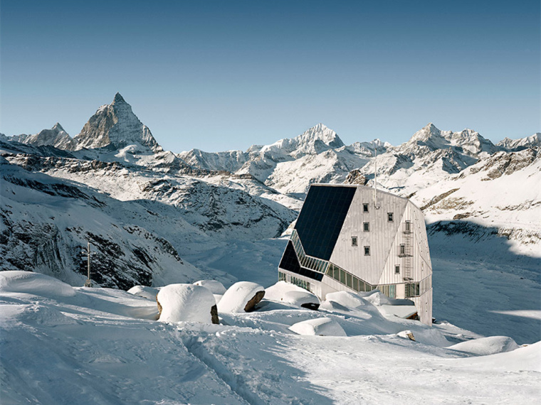 瑞士雪山上的天守阁资料下载-瑞士雪山上的天守阁