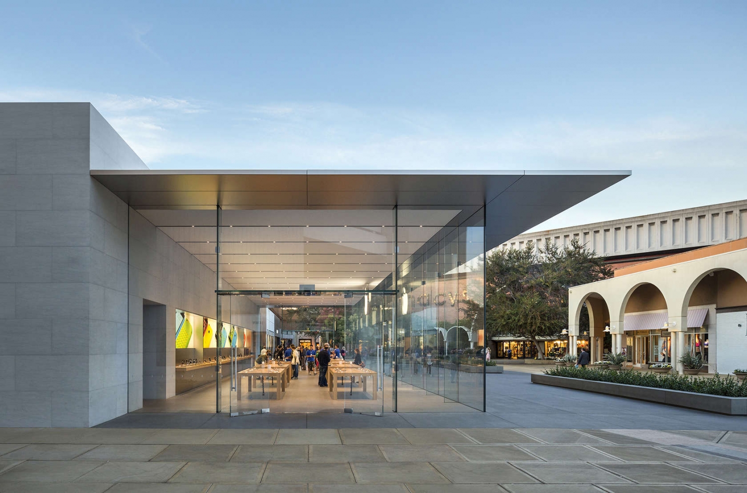 it is a fresh and evolutionary direction for the apple retail