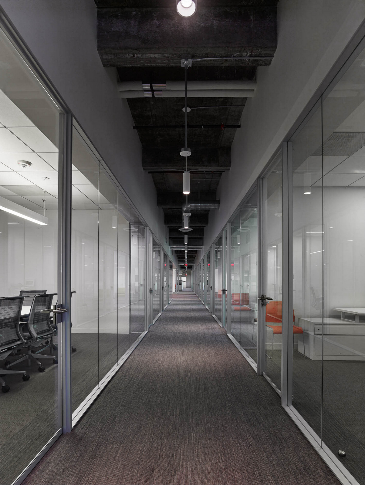 i.m. 集团公司总部办公室室内实景图