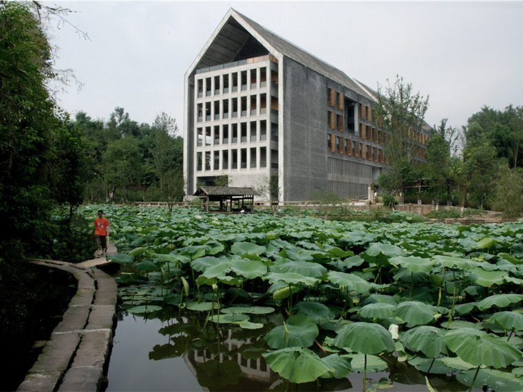 重庆大学虎溪校校园规划图资料下载-四川美术学院虎溪校区图书馆