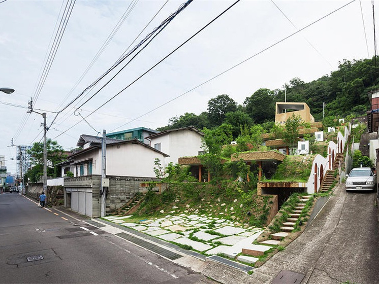 安藤忠雄六甲山住宅资料下载-日本半山坡集合住宅