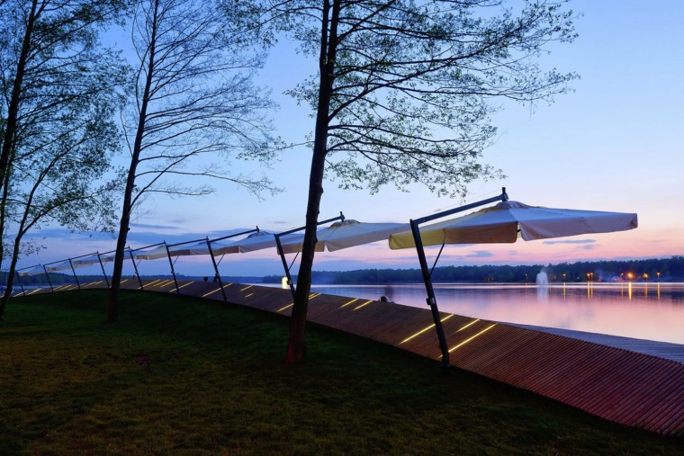 波兰Paprocany湖岸景观改造外部夜-波兰Paprocany湖岸景观改造第13张图片