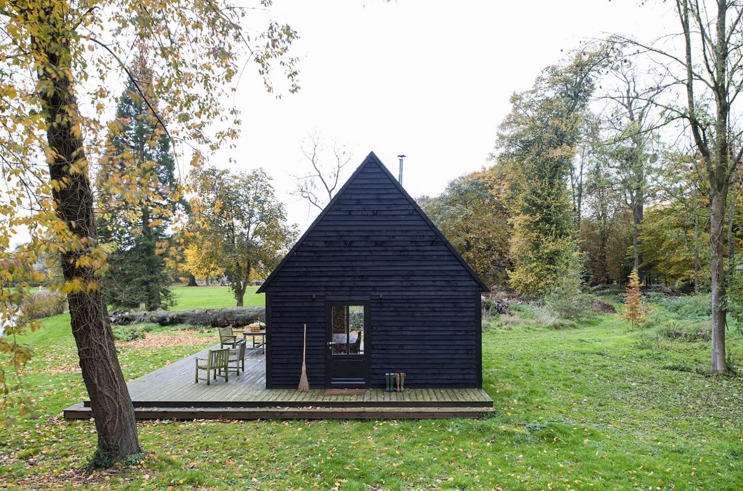 比利时林中小屋-居住建筑案例-筑龙建筑设计论坛