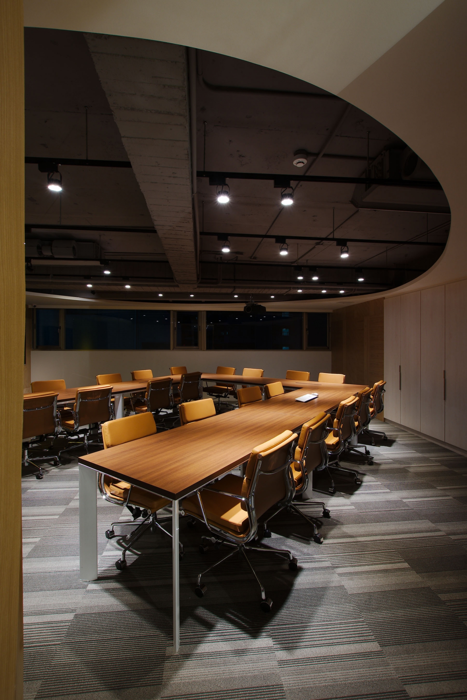 菁英国际文教事业办公室