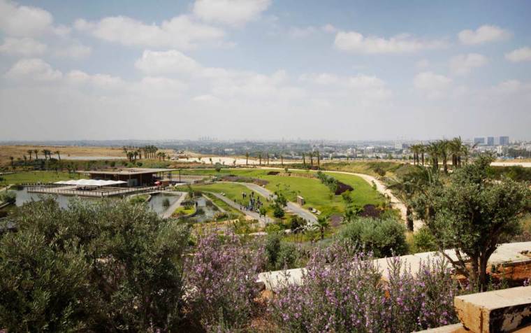 以色列城市垃圾填埋池_3