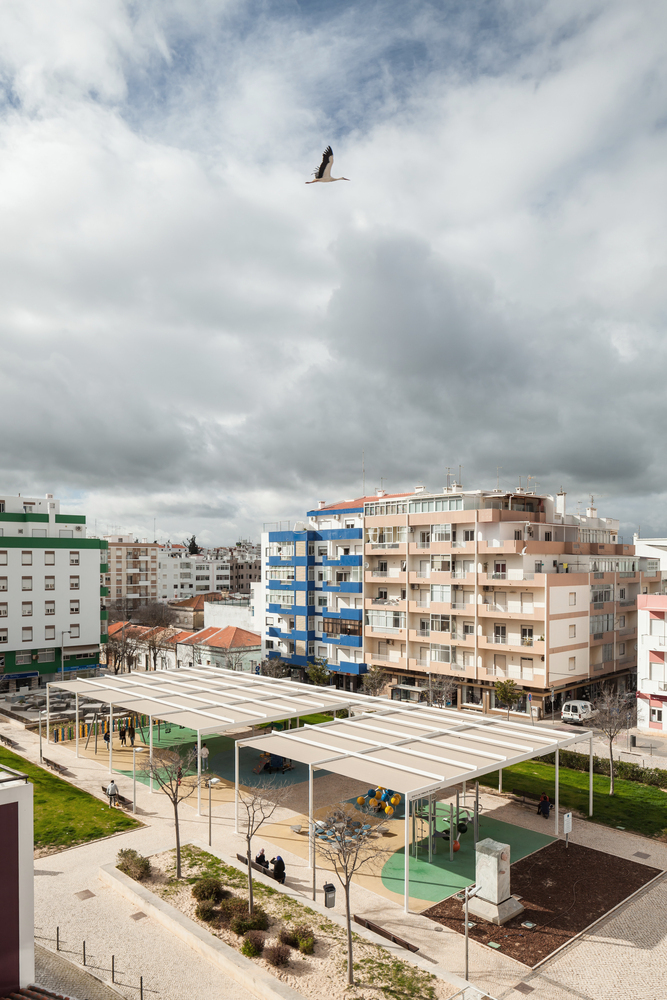 屋顶构筑物su资料下载-葡萄牙Portimão遮阳构筑物