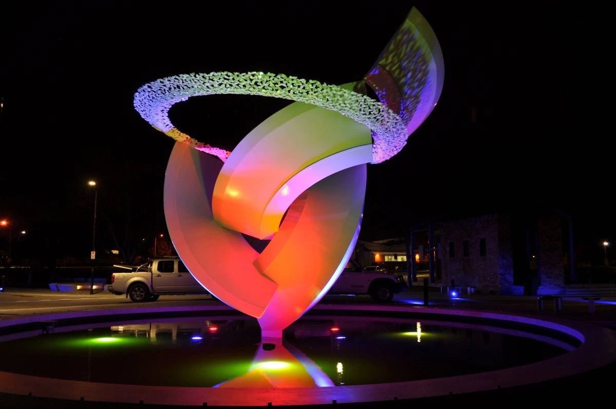 澳大利亚公共艺术雕塑外部夜景实-澳大利亚公共艺术雕塑第14张图片